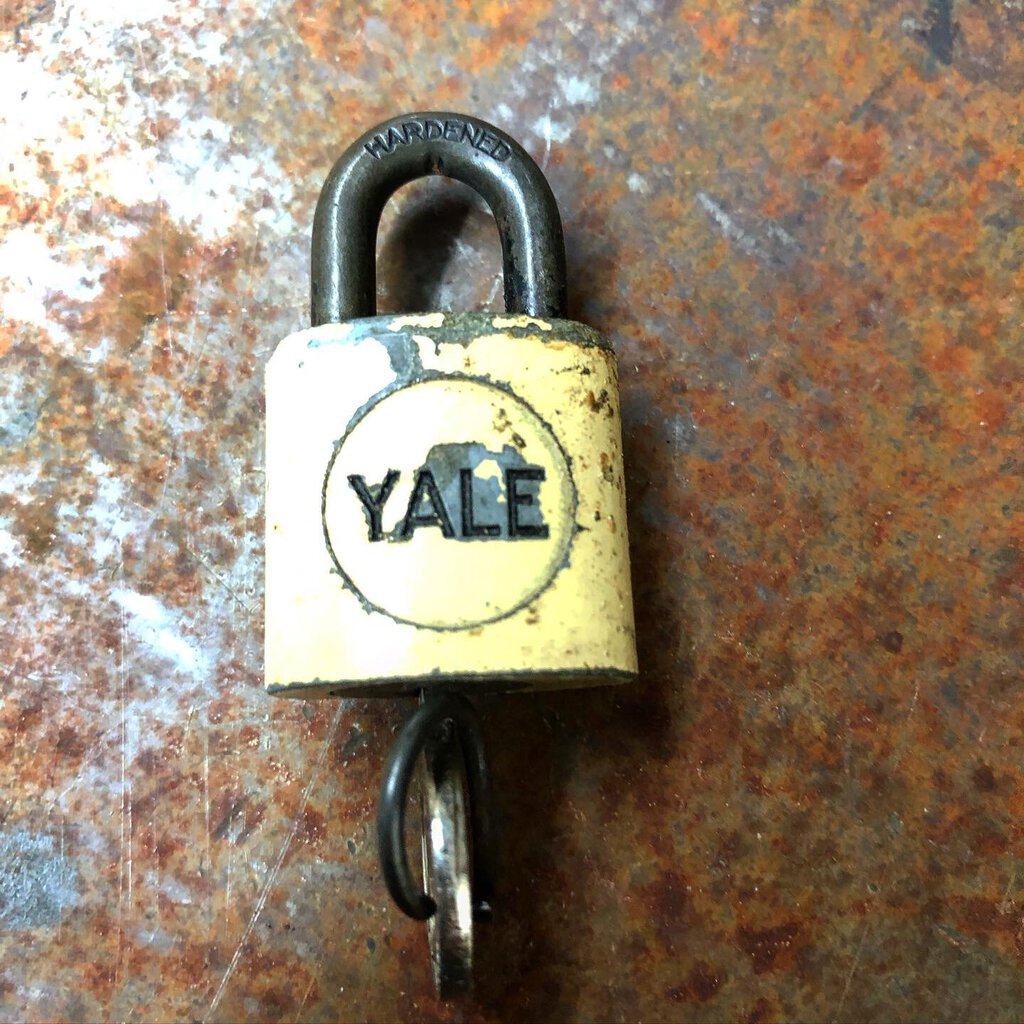 Small Vintage Yale Lock and Key – Shop Cool Vintage Decor