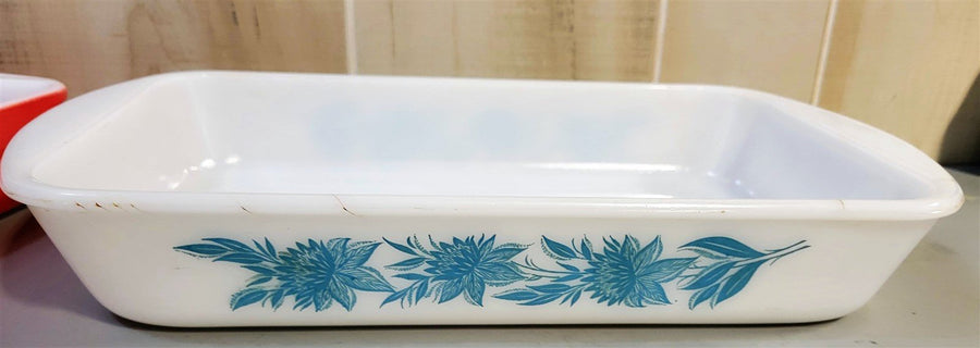 Vintage Glas Bake Milk Glass Blue Thistle Pattern Lasagna Dish