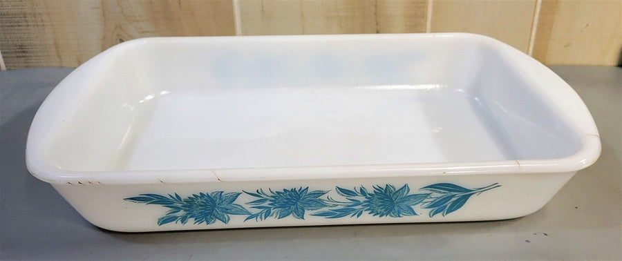 Vintage Glas Bake Milk Glass Blue Thistle Pattern Lasagna Dish