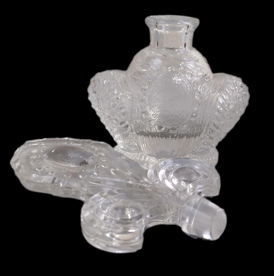 Vintage 8" L.E. Smith Fleur de Lis Perfume Bottle 1943-1961 Haunches Collectable