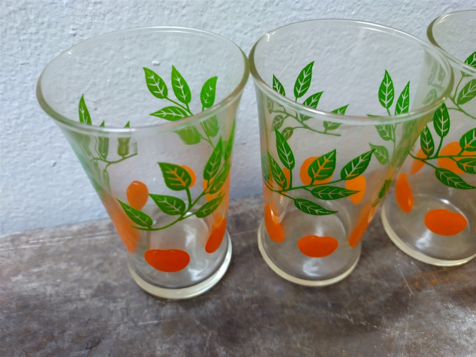Vintage Set of 6 Mid Century Rim Clear Green Leaf Clear Orange Kitchen Glasses