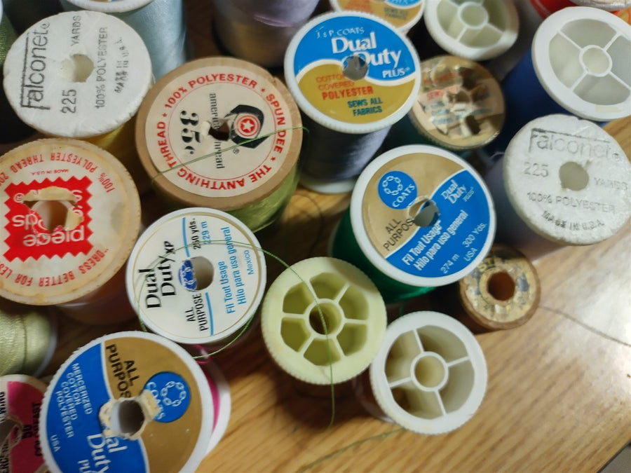Vintage Lot of 40 Spools of Talon Coats & Clarks Thread and Handwoven Basket