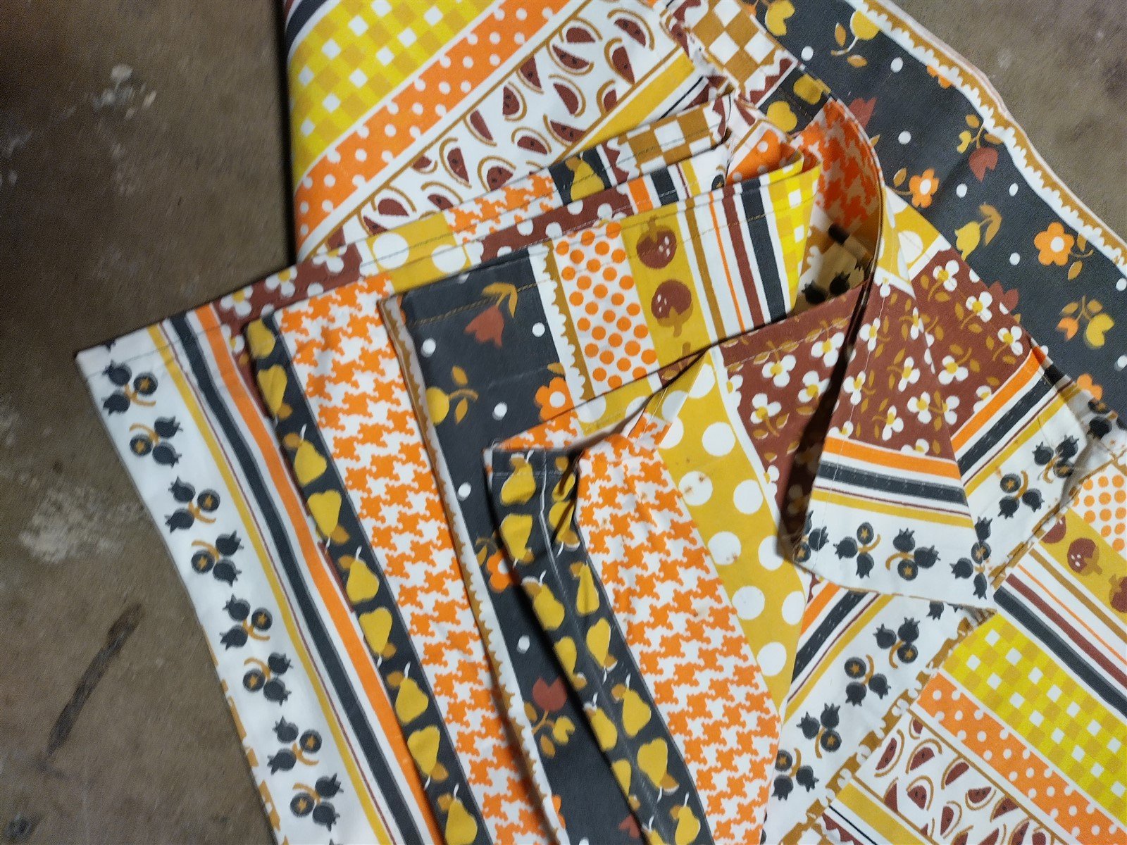 Vintage Set of 6 Multicolor Multipattern White Polyester Lined Pillow Cases