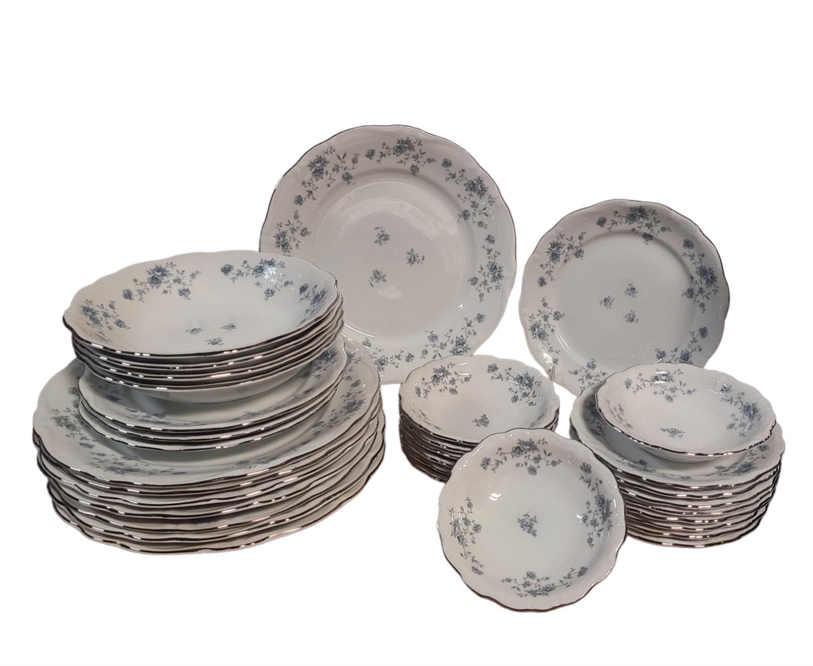 Vintage Johann Haviland Blue Garland Dinnerware Set 32 Pieces Plates Germany