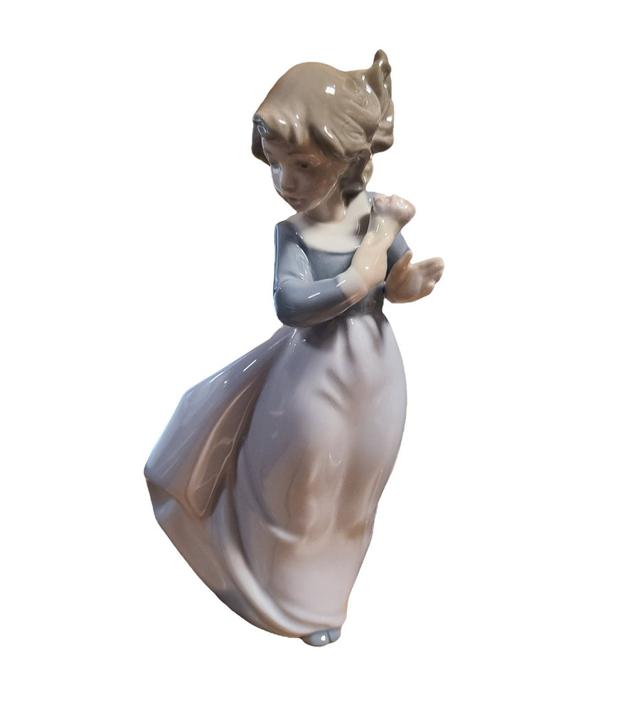 Vintage NAO Lladro Handmade Porcelain Figurine Windy Afternoon Woman Blue Dress
