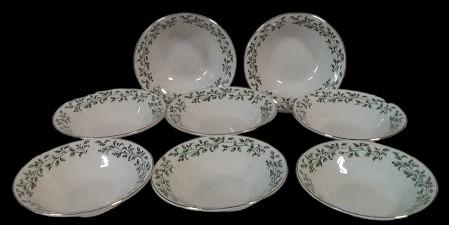 Crofton Christmas Bowls Mistletoe Bows Vintage Made in China Set of 8