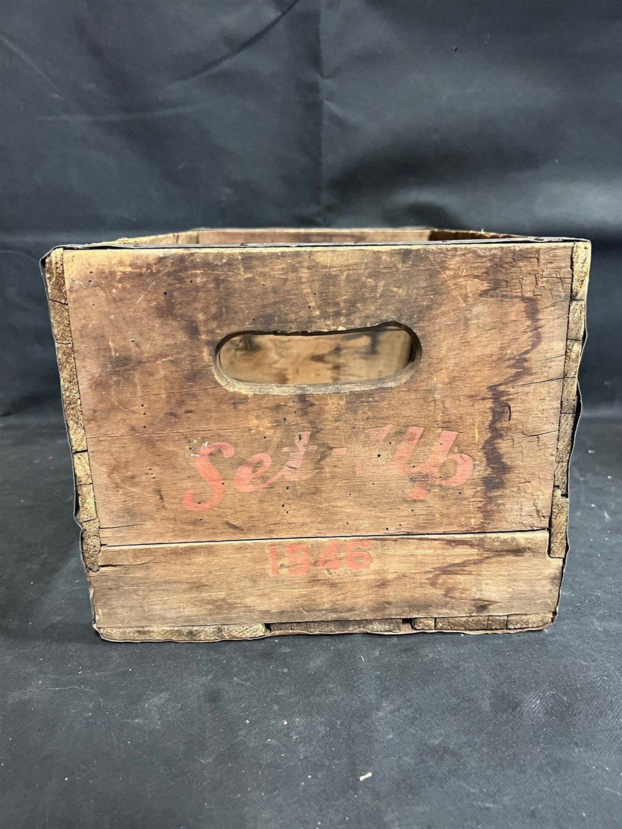 Vintage Dossin's Beverage Wood Soda Bottle Crate Detroit
