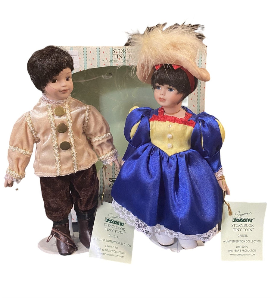 Seymour Mann Storybook Tiny Tots Snow White and Prince Charming Doll Stand