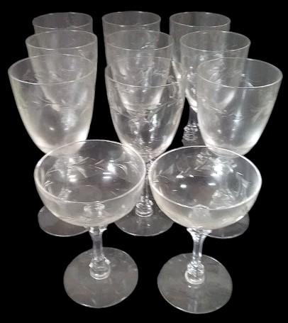 Fostoria Antique Glasses Holly Pattern Set of 9 Water Goblets 2 Martini Glasses