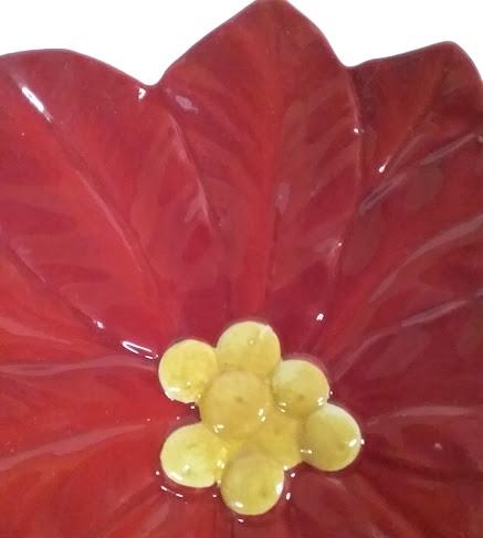 China Red Dessert/Salad Plates Set of 4 Vintage Leaf Cut with Yellow Center