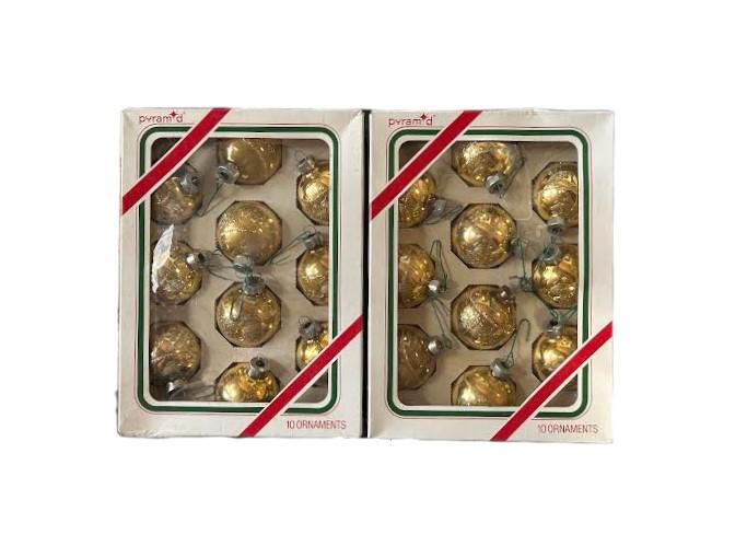 Pyramid In Box Decorative Shiny Gold Ornament 20pc Christmas Bulb Trinket Set