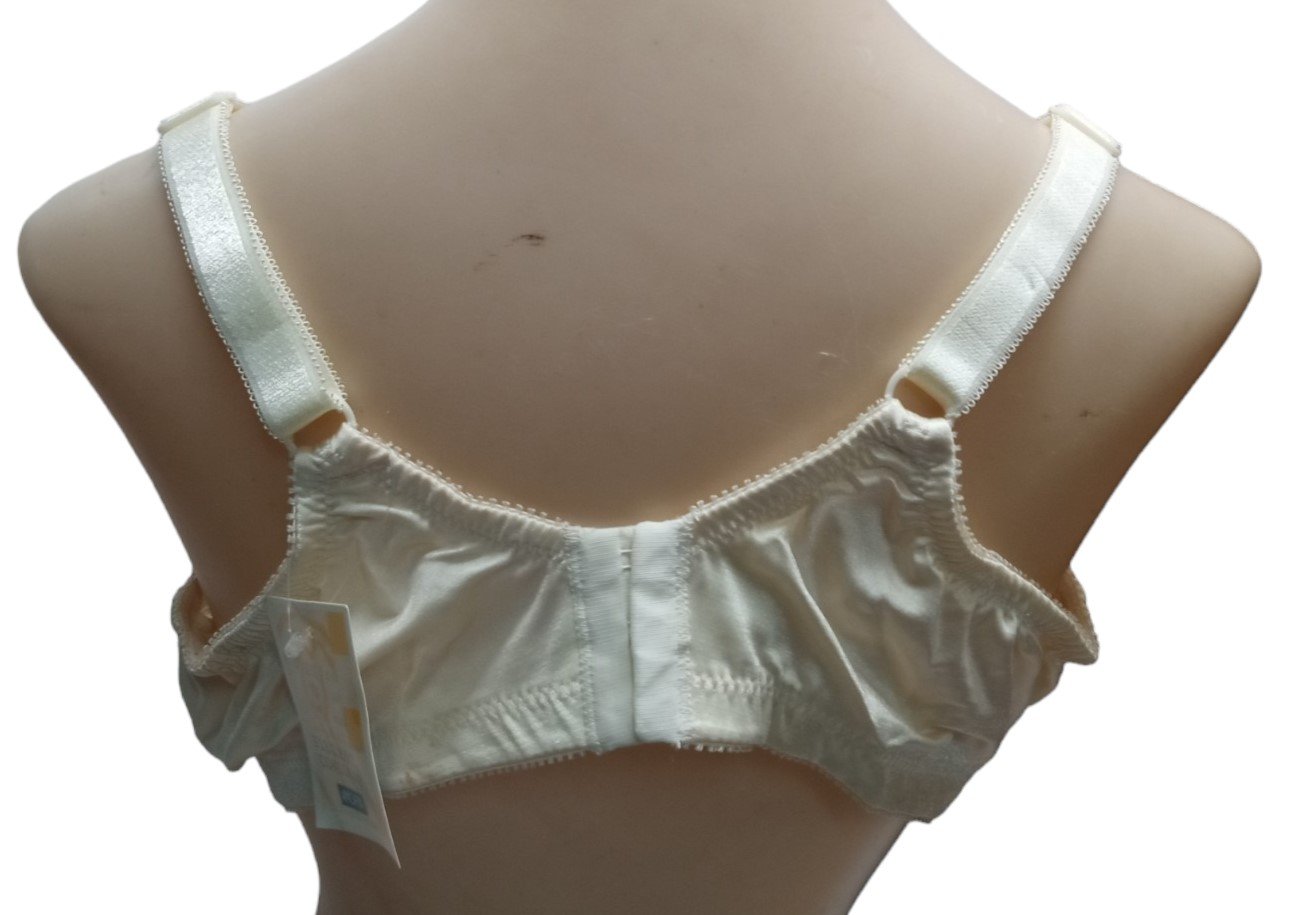 Amoena Bra Cream Style 2129 Size 42C New Lingerie Store w/ Tags