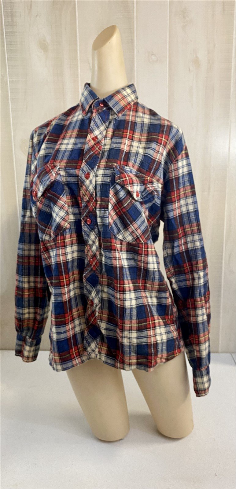 Vintage Hi Trend Flannel Button Down Shirt in Red / White / Blue Plaid Size S