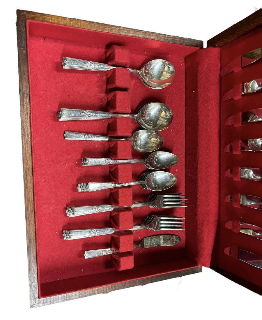 Flatware Oneida King Arthur WM.A Rogers Stainless Steel Cutlery Set 33 pc