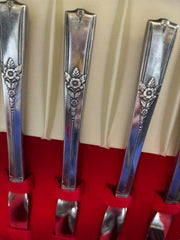 Flatware Oneida King Arthur WM.A Rogers Stainless Steel Cutlery Set 33 pc