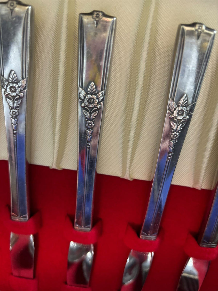 Flatware Oneida King Arthur WM.A Rogers Stainless Steel Cutlery Set 33 pc