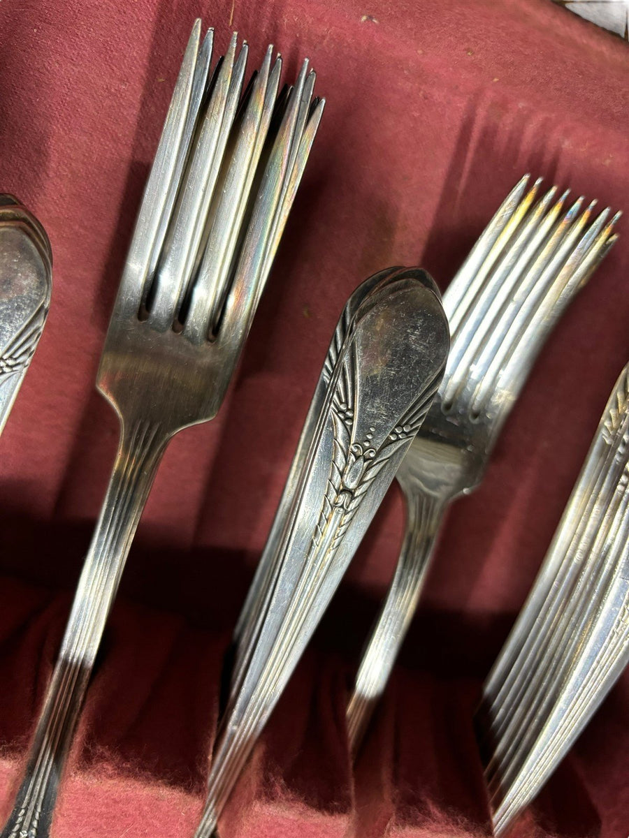 Flatware WM. A Rogers Inheritance Stainless Cutlery Dining Set Wooden Case 59 pc