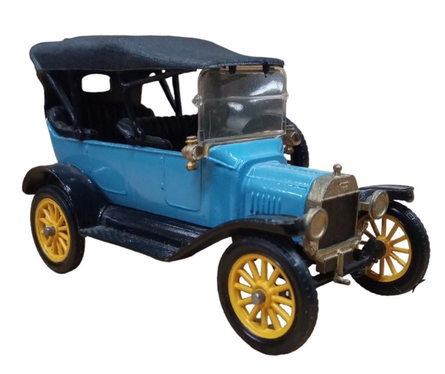 Corgi Classics 1915 Ford Model T Model Car Vintage Collectible Automotive