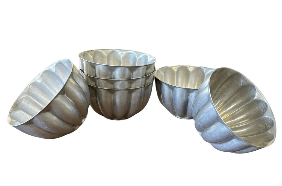 Dessert Molds Metal Custard Bowls Set of 6 Vintage Scalloped Ramekins