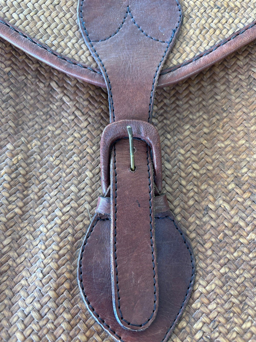 Elliott Lucca messenger Bag Made in Indonesia