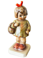 Goebel Figurine Exclusive Edition 1990  #479 Vintage Hummel I Brought You a Gift