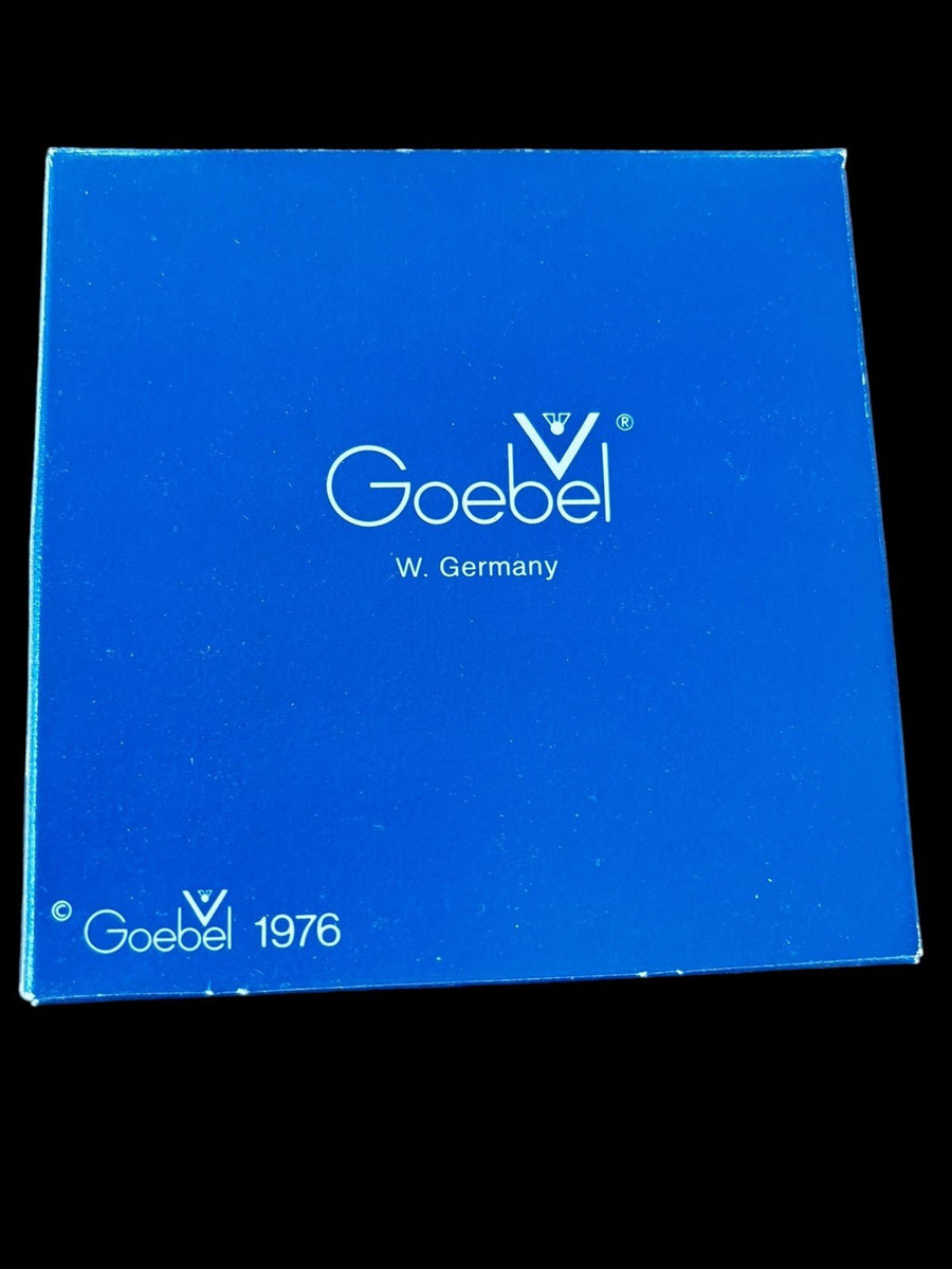 Goebel Antique Porcelain Medallion Vintage MI Hummel Club Set of 4