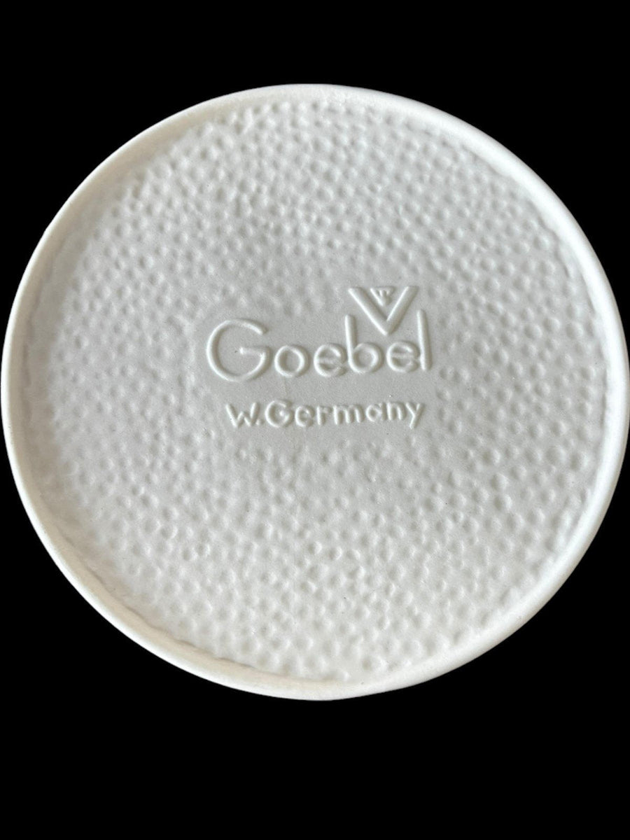 Goebel Antique Porcelain Medallion Vintage MI Hummel Club Set of 4