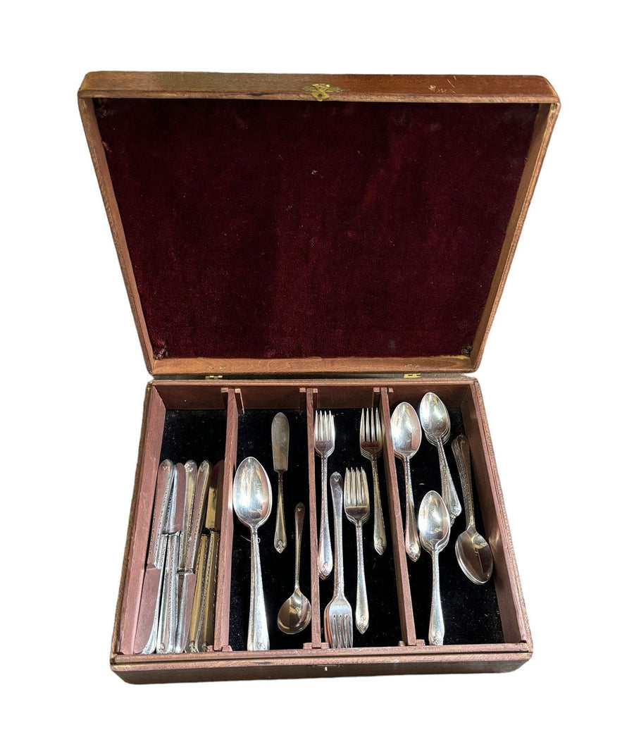 Flatware WM Rogers Exquisite Pattern International Sterling Silver 52 Pc Cutlery