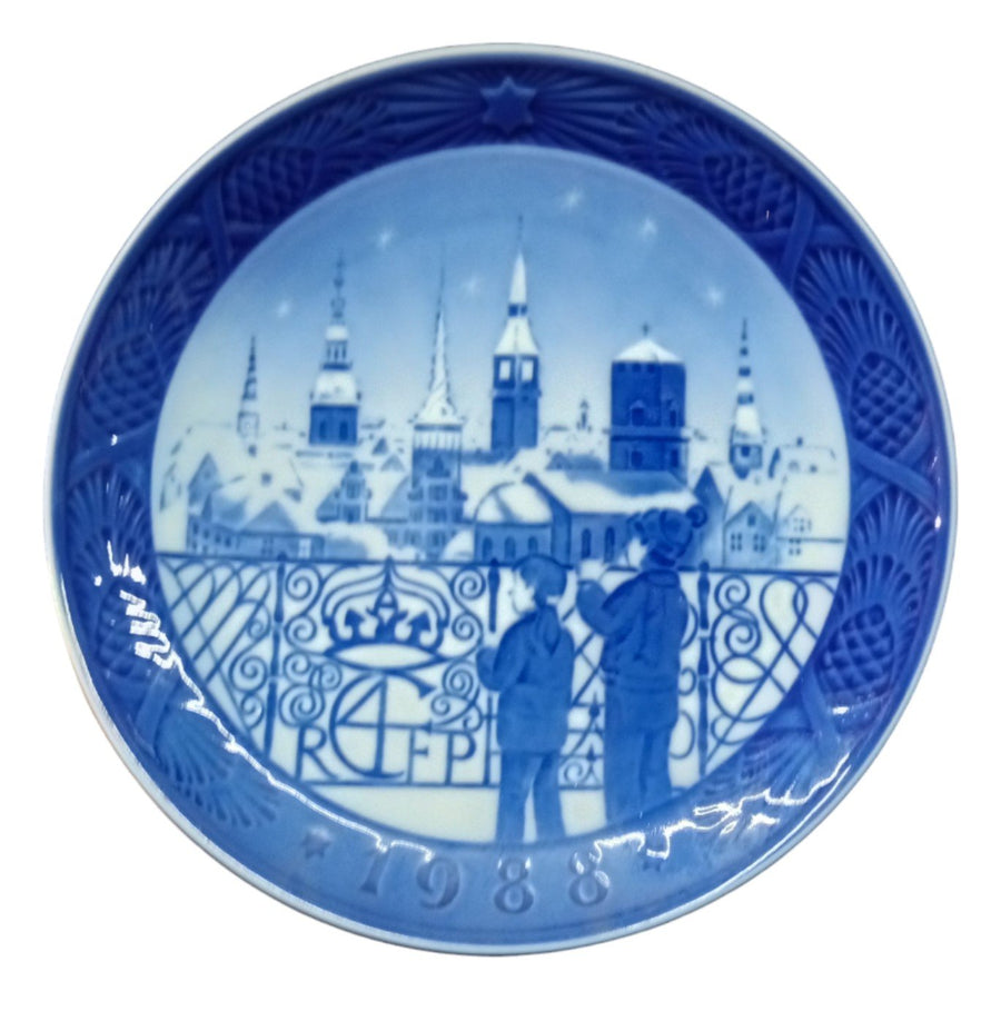 Beautiful Royal Copenhagen 1988 Collectible Holiday Plate
