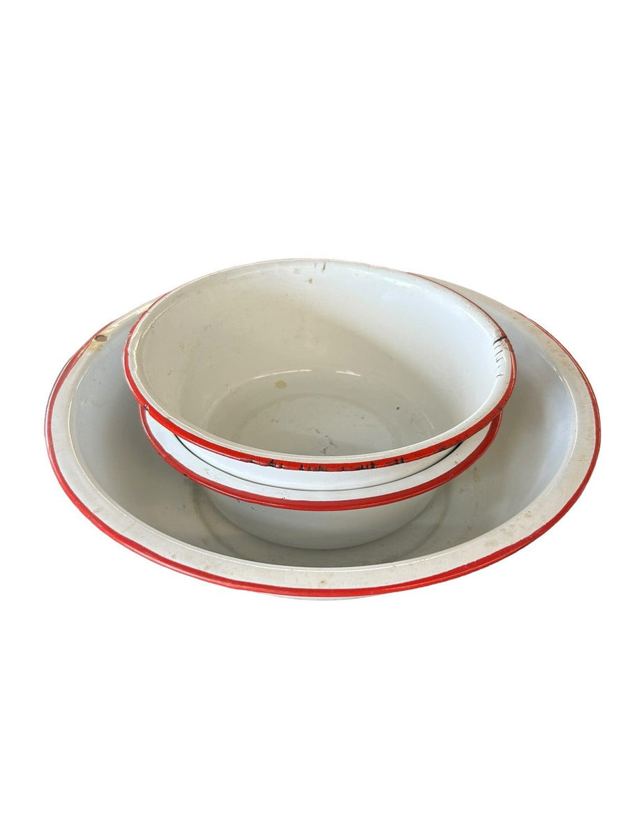 Enamel Camping Bowls Set of 3 All Different Sizes Red and White Vintage