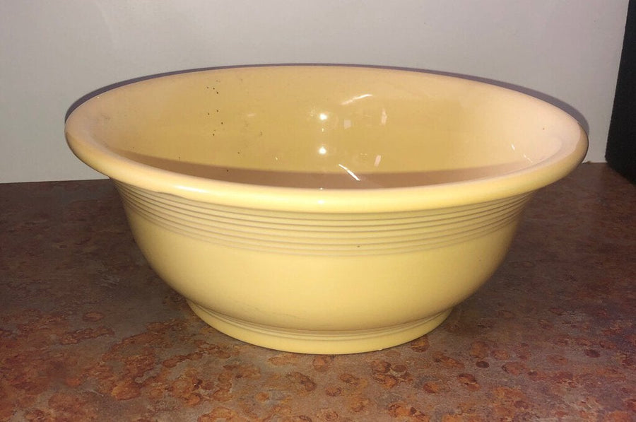 Fiesta - Yellow 9 1/2" Mixing Bowl (Discontinued Color & Style)