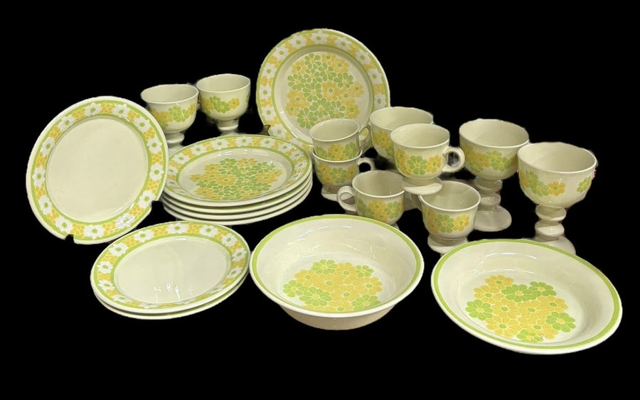 Franciscan Picnic Green Yellow Flowers Antique Earthenware Vintage 20 Pcs