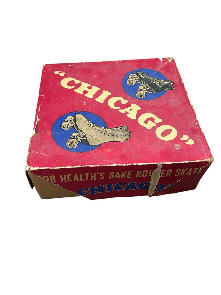 Vintage White Size 8 "Chicago" 4 Wheel Derby Roller Skates Arrow