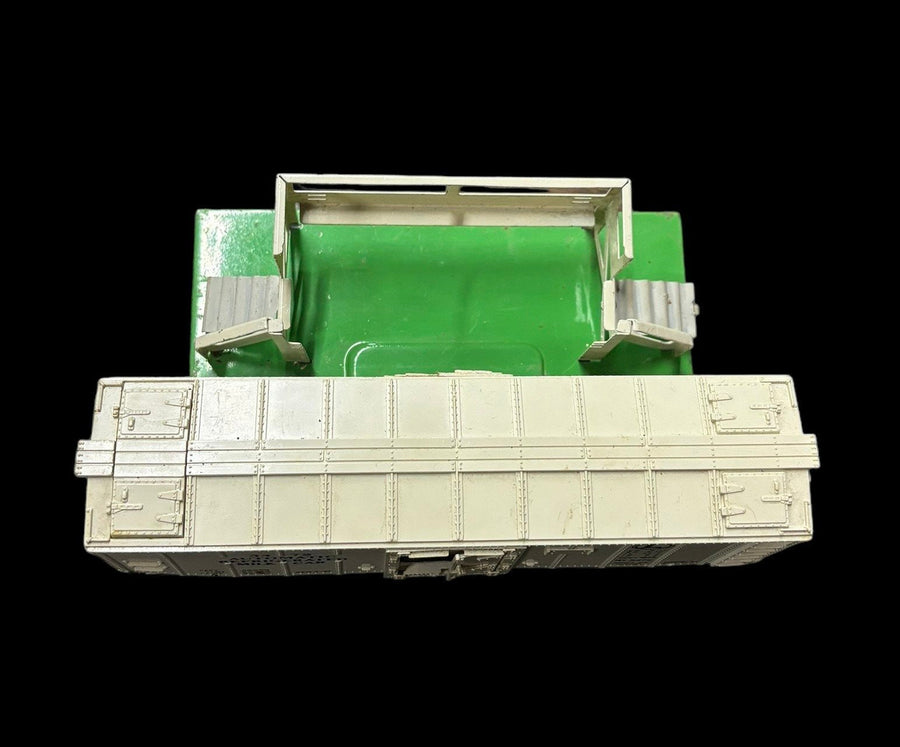 Lionel Lines Automatic Refrigerated Milk Car 3472 O-Gauge Vintage Train Platform
