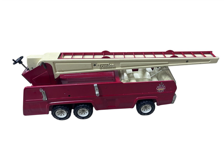 Vintage 1970's Tonka Red Metal Fire Truck With Extendable Ladder 32202