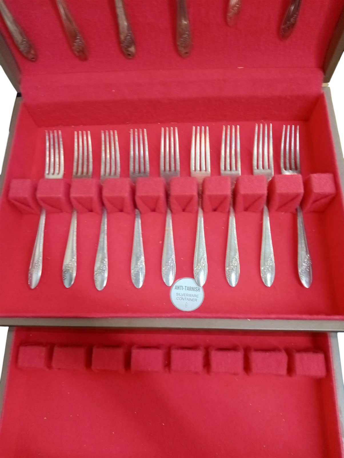 Oneida Queen Bess II Silverware Set Of 23 & Box Vintage Collectible Nostalgic