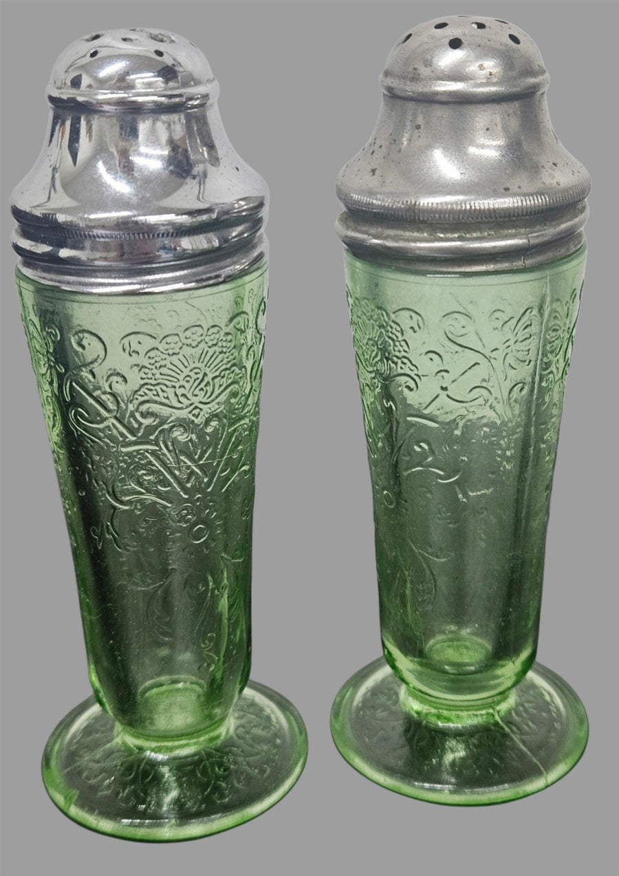 Hazel Atlas Vintage Florentine Poppy Patterned Shaker Set