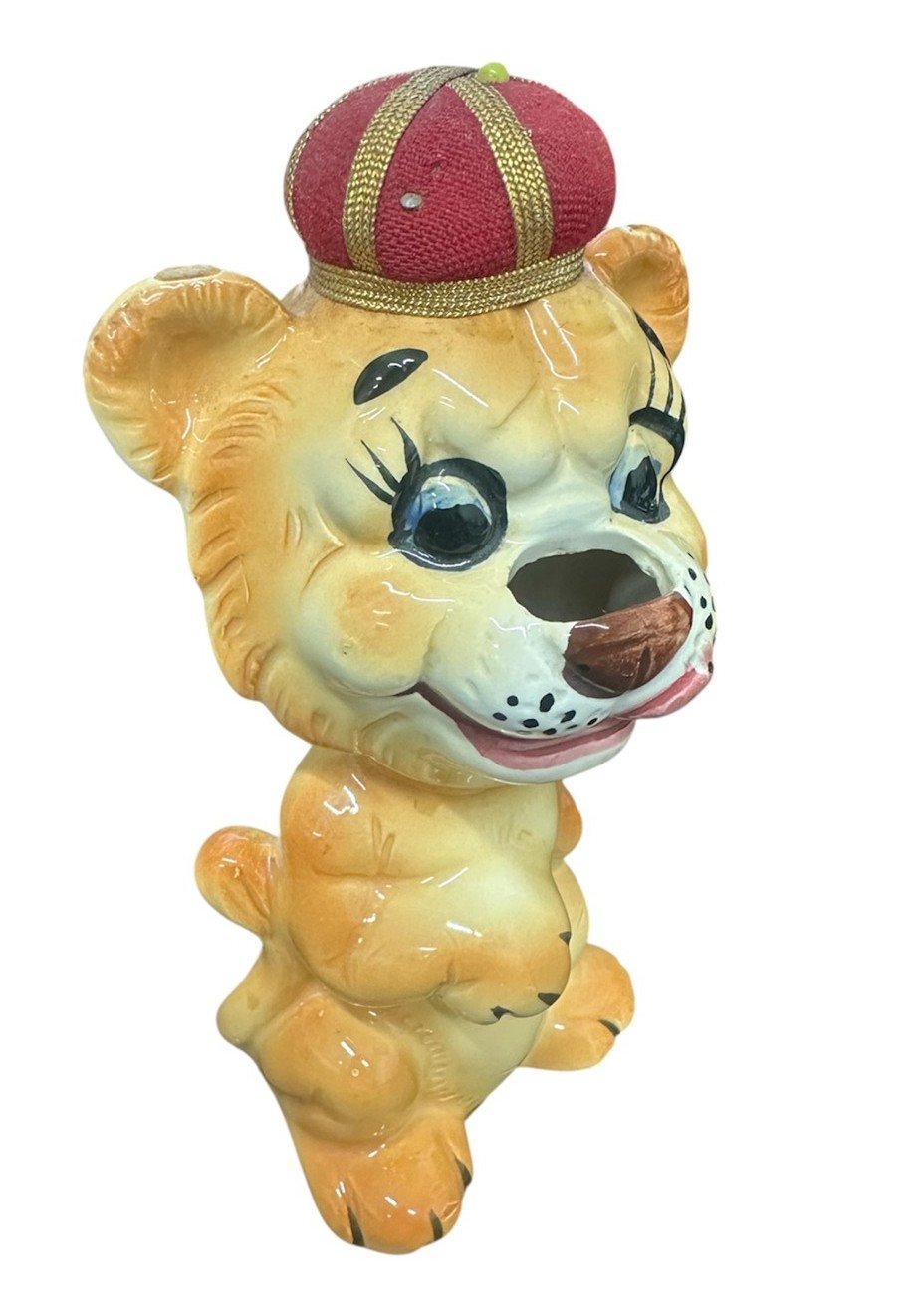 Pin Cushion Crowned Lion Sewing Caddy Vintage Japanese Ceramic Davar 1950s