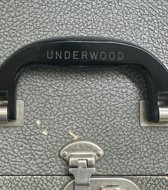 1949 Underwood Leader Portable Typewriter