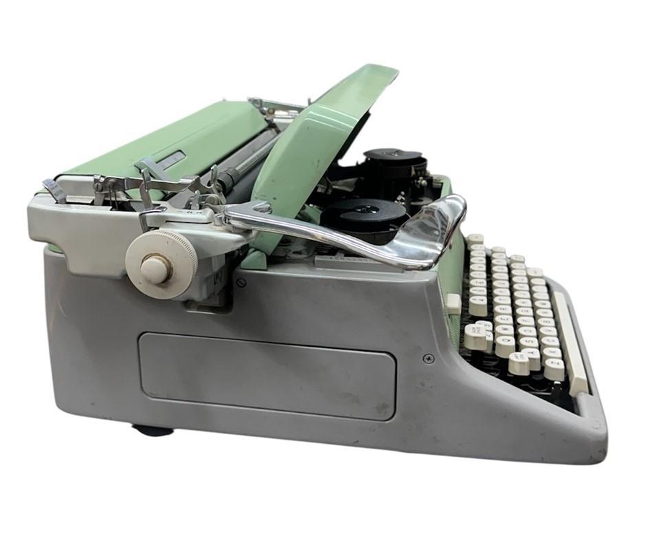 Seafoam Green Royal Model FP Manual Desktop Typewriter, 1961