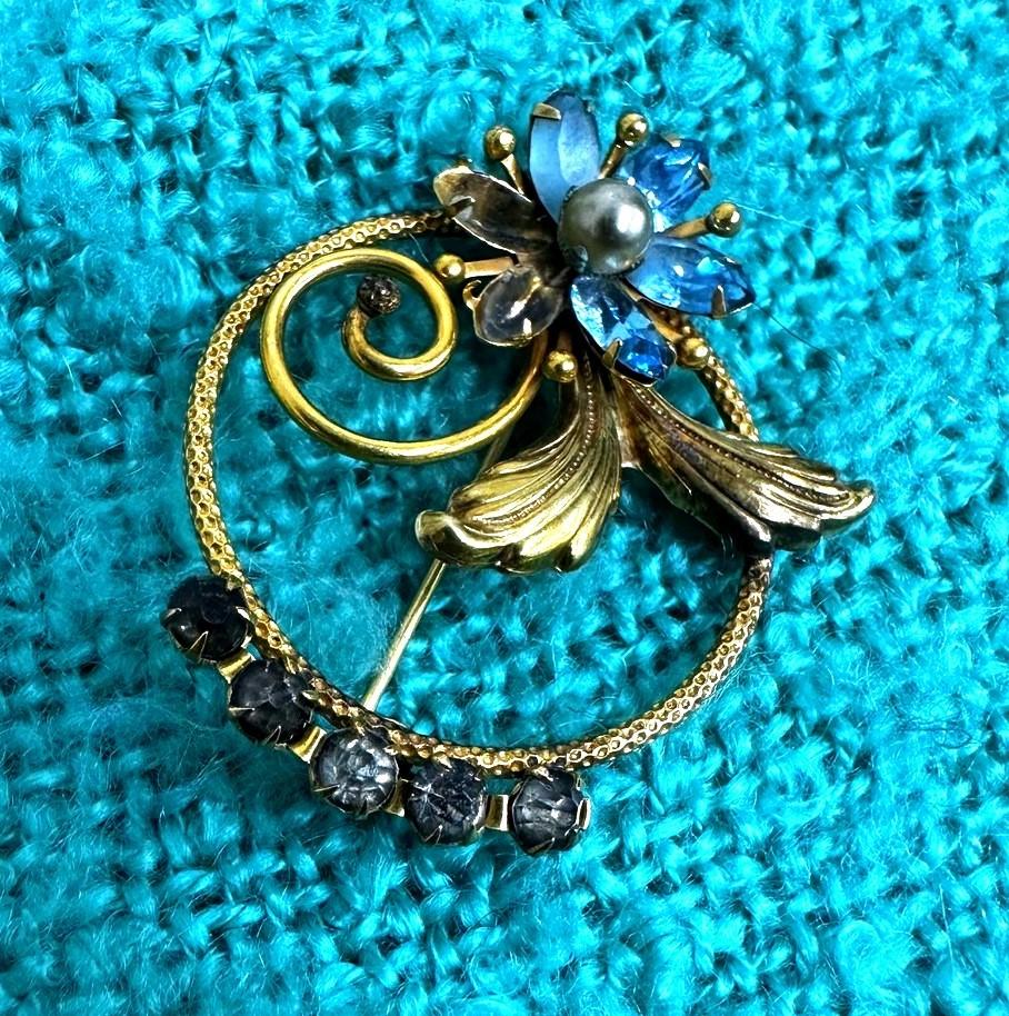 Antique 1940's 12k Gold Filled AMCO Blue Flower Art Deco Brooch | Missing 2 Gemstones