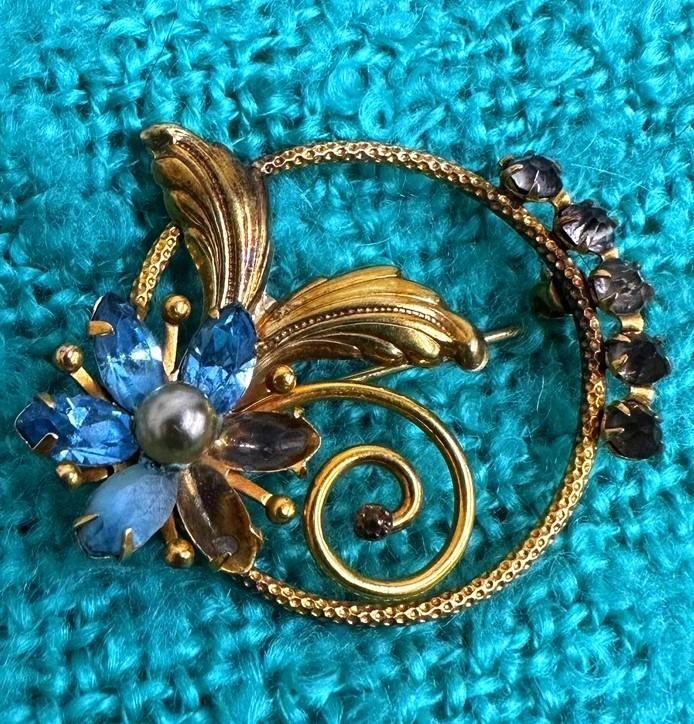 Antique 1940's 12k Gold Filled AMCO Blue Flower Art Deco Brooch | Missing 2 Gemstones