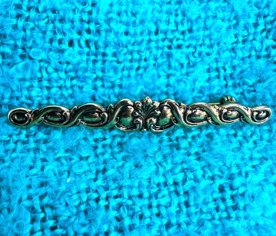 Antique 1979 Sarah Coventry Signed Goldtone Victorian Revival Style Bar Pin