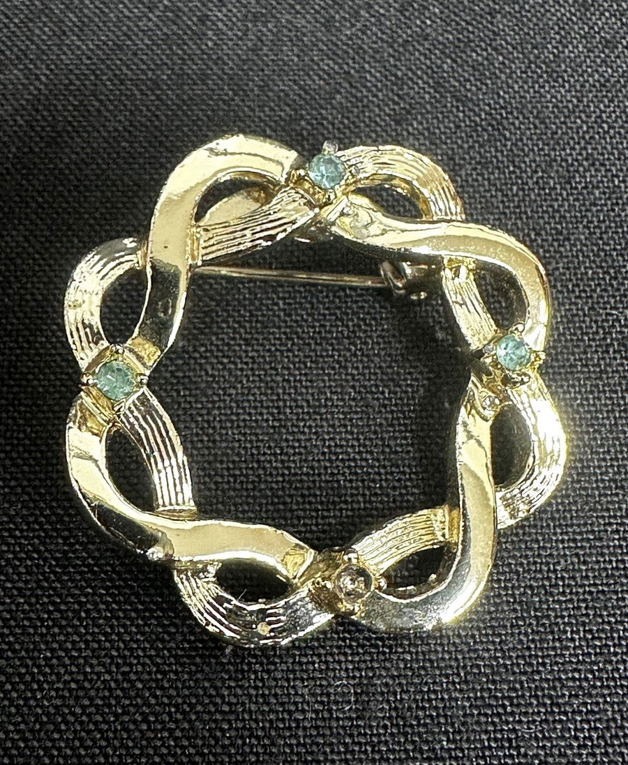 Unsigned Gold Plated Twisted Wreath Brooch