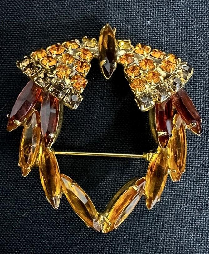 Orange Glass Manganese and Amber Vintage Wreath Brooch