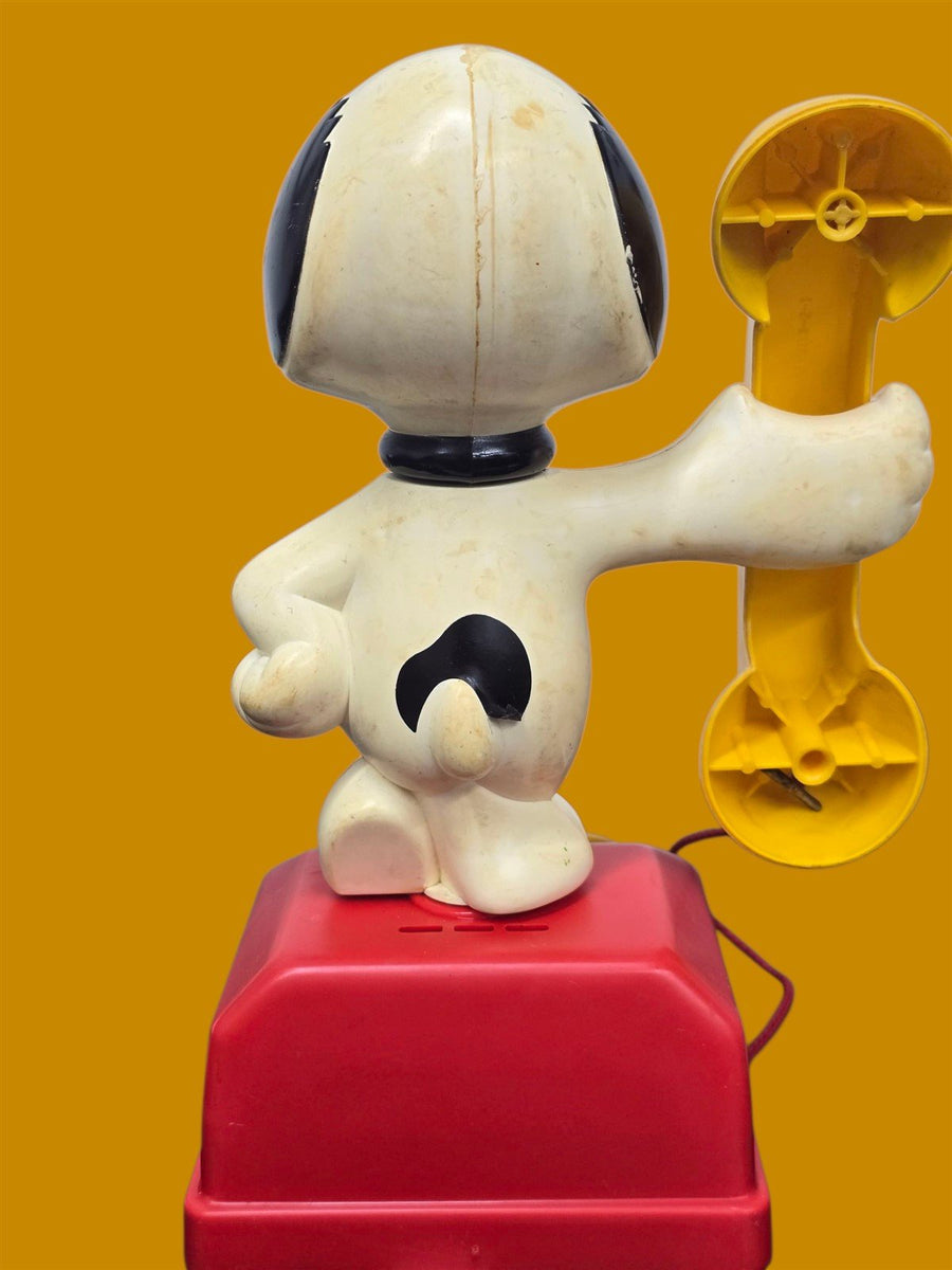 Toy snoopy phone Hasbro entertainment 1966 vintage