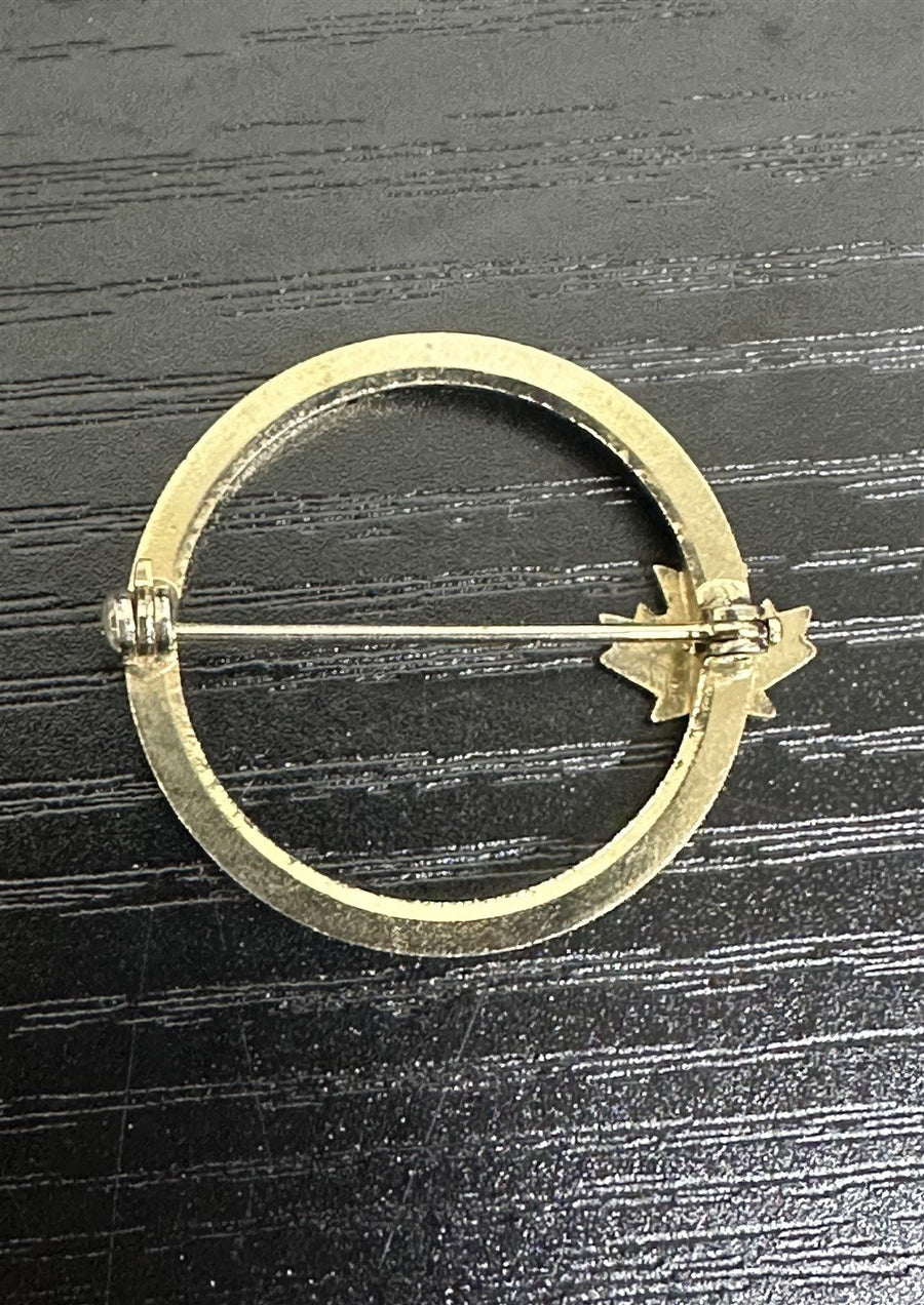 Unsigned Circular Gold-Toned Brooch with a Green Enamel Canadian Maple Leaf