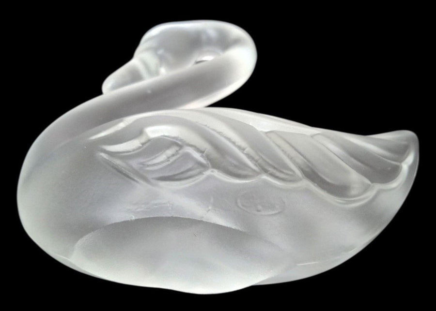 Fenton Glass Swan Figurine Art Glass Display Piece Vintage Collectible Nostalgic