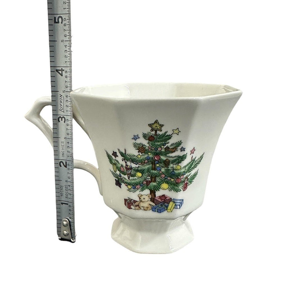 Christmastime Nikko Japan Set of 14 Teacups & 14 Saucers with Sugar and Creamer