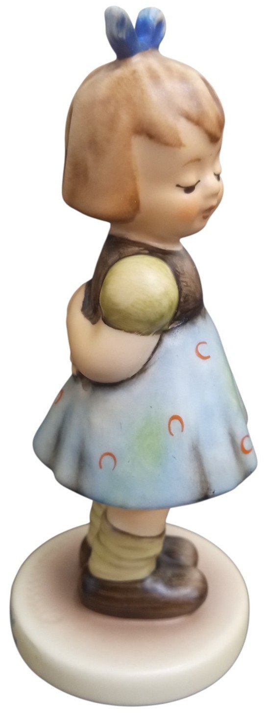 Goebel Hummel Figure Two Hands One Treat 1988 Retro Collectible Cute Display